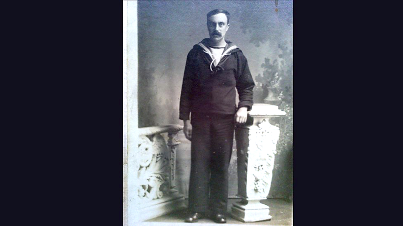 Photo of photos/Donald John Maclennan 1886-1917 - sailor portrait